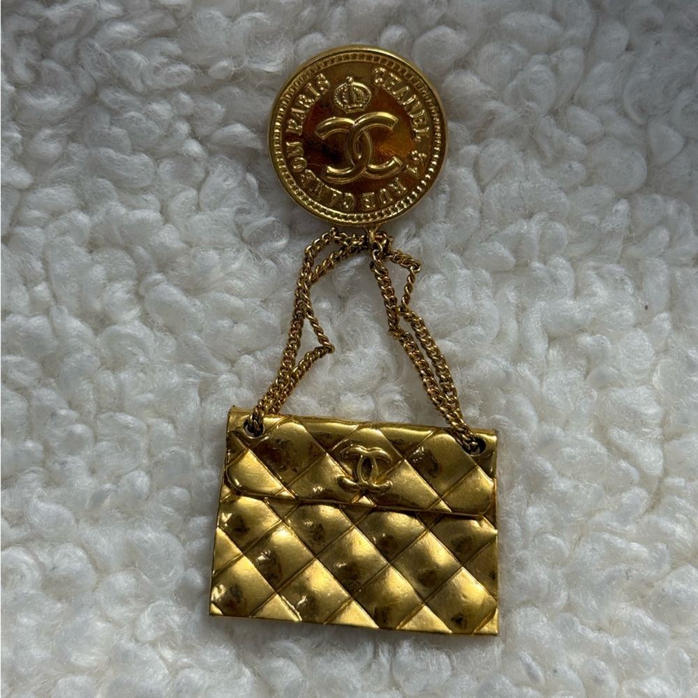 Gold Quilted Chain Brooch